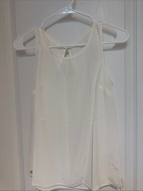 Women’s Sleeveless Cream Tank Top